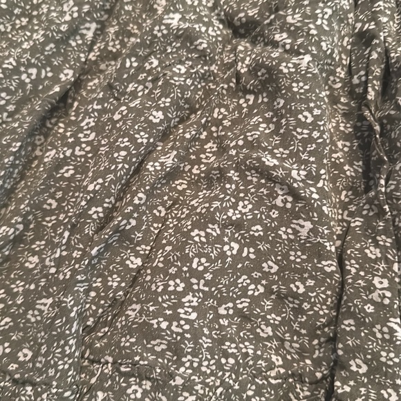 Olive green floral dress with tie - Picture 2 of 2